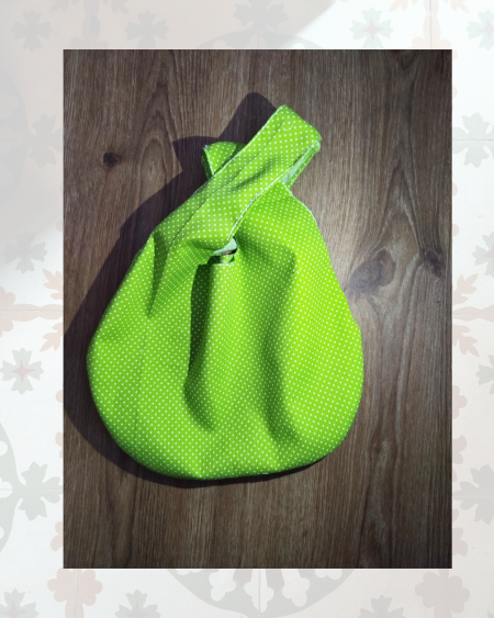 Bolso de mano estilo japonés.